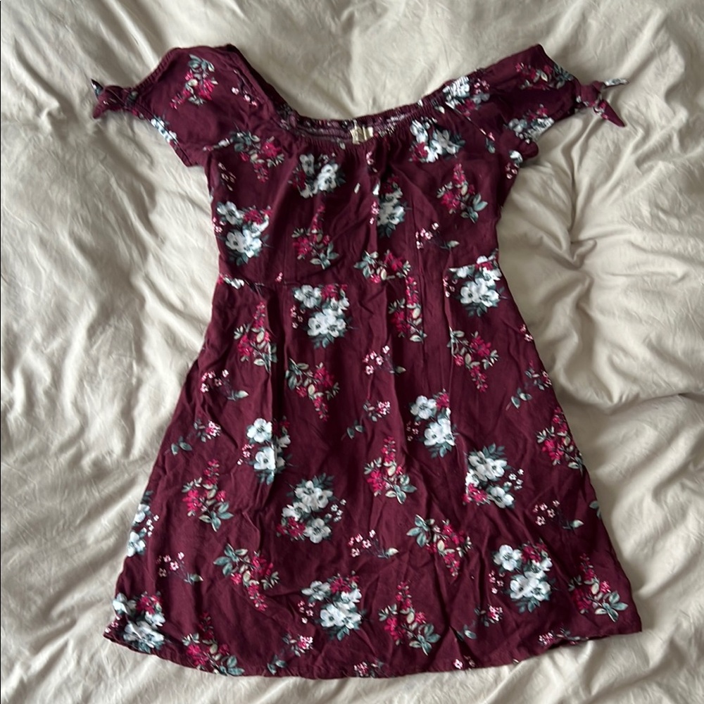 HOLLISTER Floral Off-Shoulder Dress